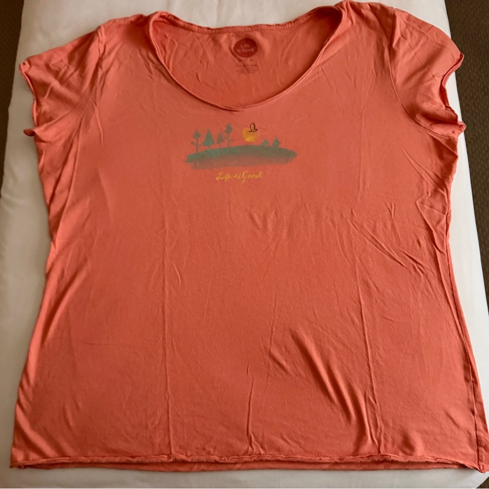 Life Is Good Women's XXL 2XL graphic scoop neck tee